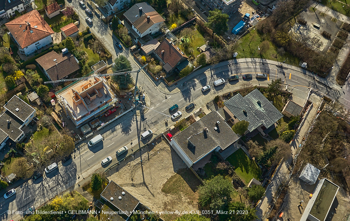 21.03.2023 - Luftbilder von der Baustelle Niederalmstraße 16 in Neuperlach